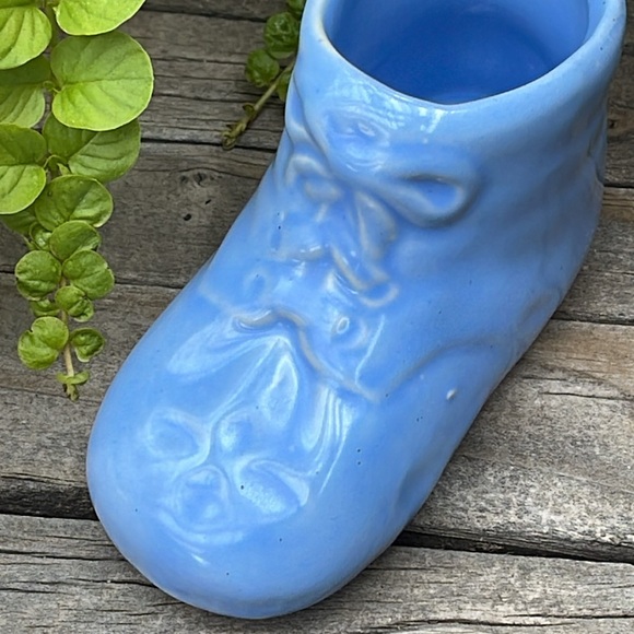 Vintage Blue Bundle of 2 :: Basketweave Dish and Baby Shoe Planter - Picture 3 of 11